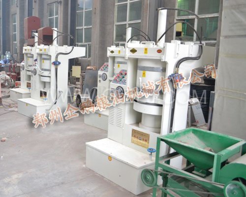 液压榨油机设备生产现场(图1)