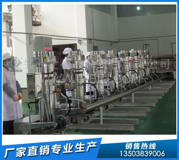 企鹅榨油机:山东用户核桃油压榨精炼设备发货(图2) 液压榨油机